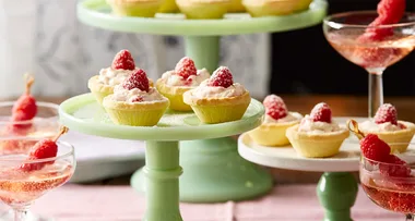 Berry cream tarts