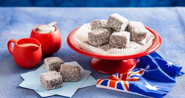 Macadamia lamingtons