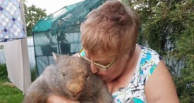 You won’t believe what animal this woman sleeps with