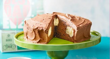 Chocolate doughnut cake