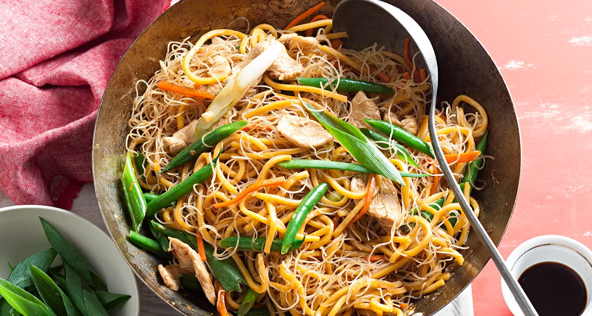 Stir-fried noodles with chicken Recipe | that's life!