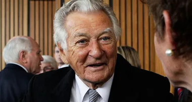 Former Prime Minister Bob Hawke rushed to hospital