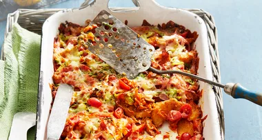 Potato wedges and tomato bake