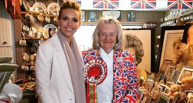 Is THIS the world’s biggest Royal fan?