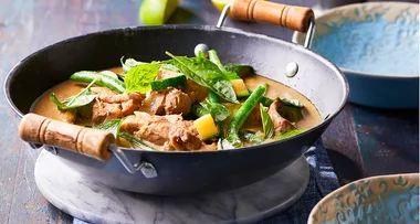 Mild Thai green chicken curry