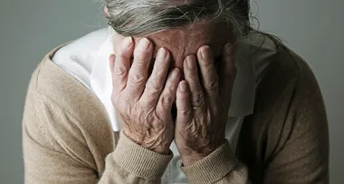 Woman hit by car completely forgets her husband