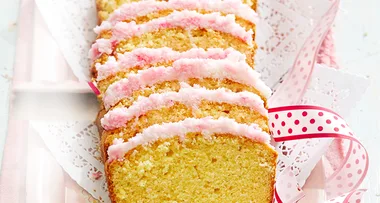 Vanilla buttercake with coconut ice frosting