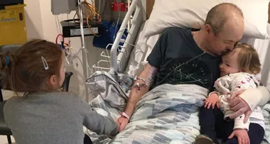 Australian golfer Jarrod Lyle stops cancer treatment to spend last days with wife and daughters