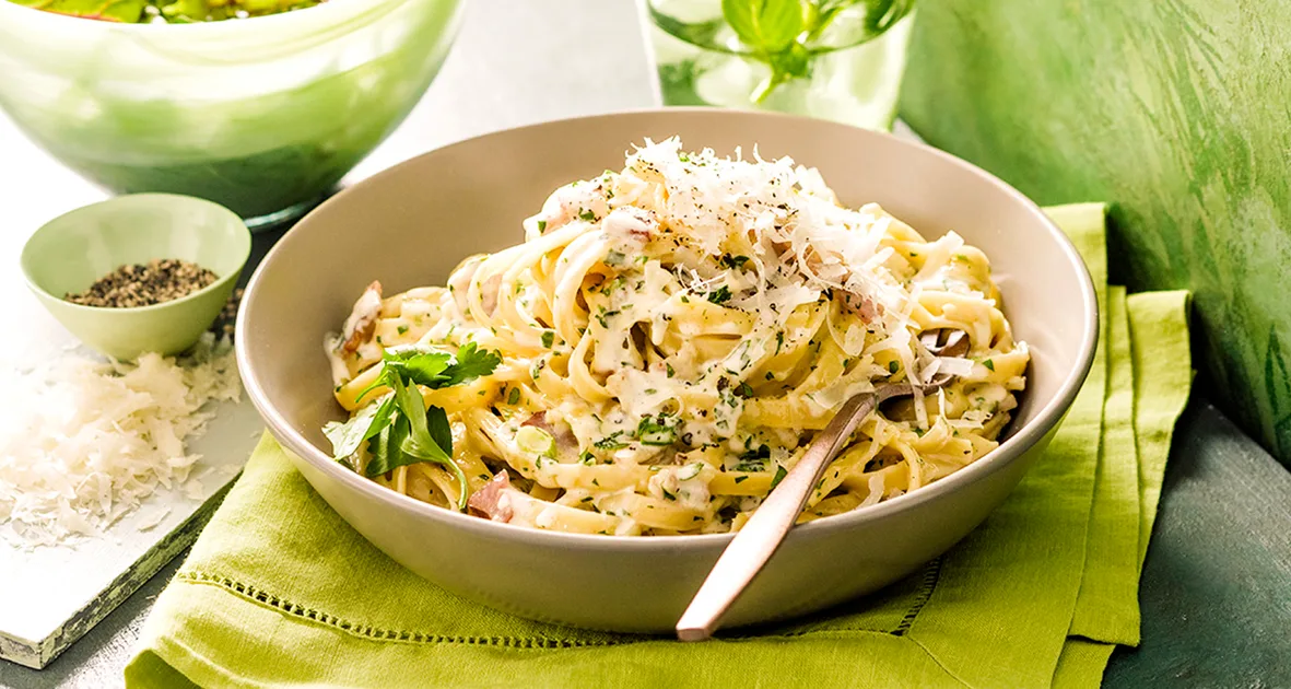 Fettuccine carbonara Recipe | that's life!