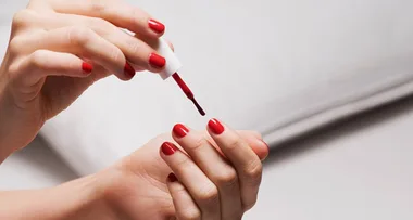 Doctors issue MAJOR gel and acrylic nail health warning