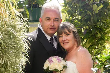 Teen sweethearts marry after 35 years apart