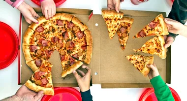 Woman calls 991 because there was not enough cheese on her pizza