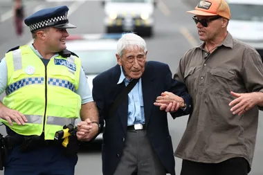 World War II veteran, 95, catches FOUR buses to support Christchurch massacre victims