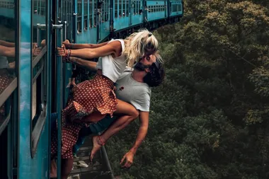 Instagram couple slammed as ‘stupid’ for risking their lives to take kissing photo