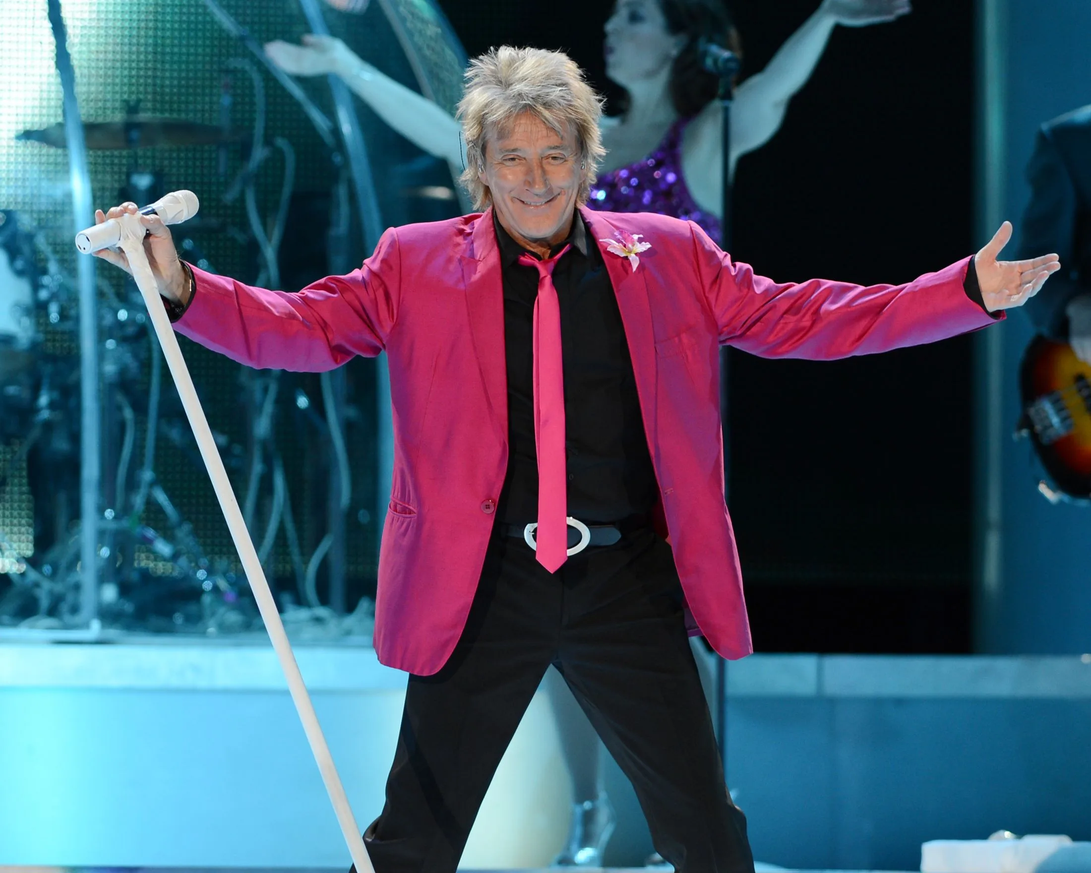 Rod Stewart performing