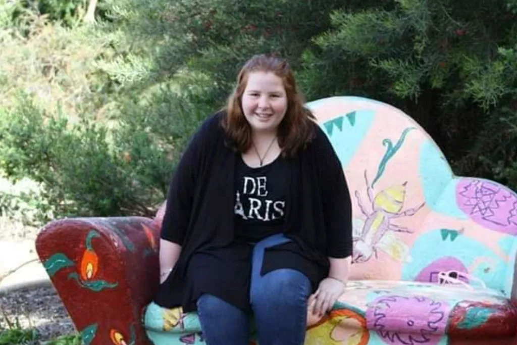 Hannah Bean before her Tinder date and weight loss