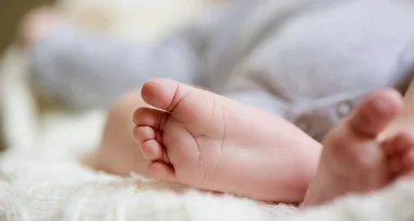 Five-day-old baby dies after breastfeeding mum took painkillers