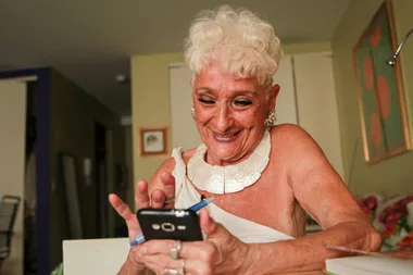 She’s the oldest woman on Tinder!