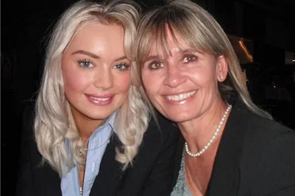 Emily with her mother Caroline