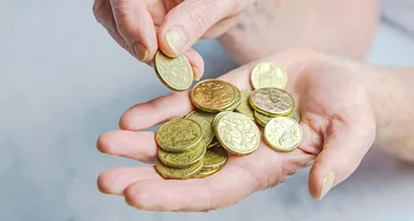 Man charged after attempting to lure girls into bushes with $1 coin