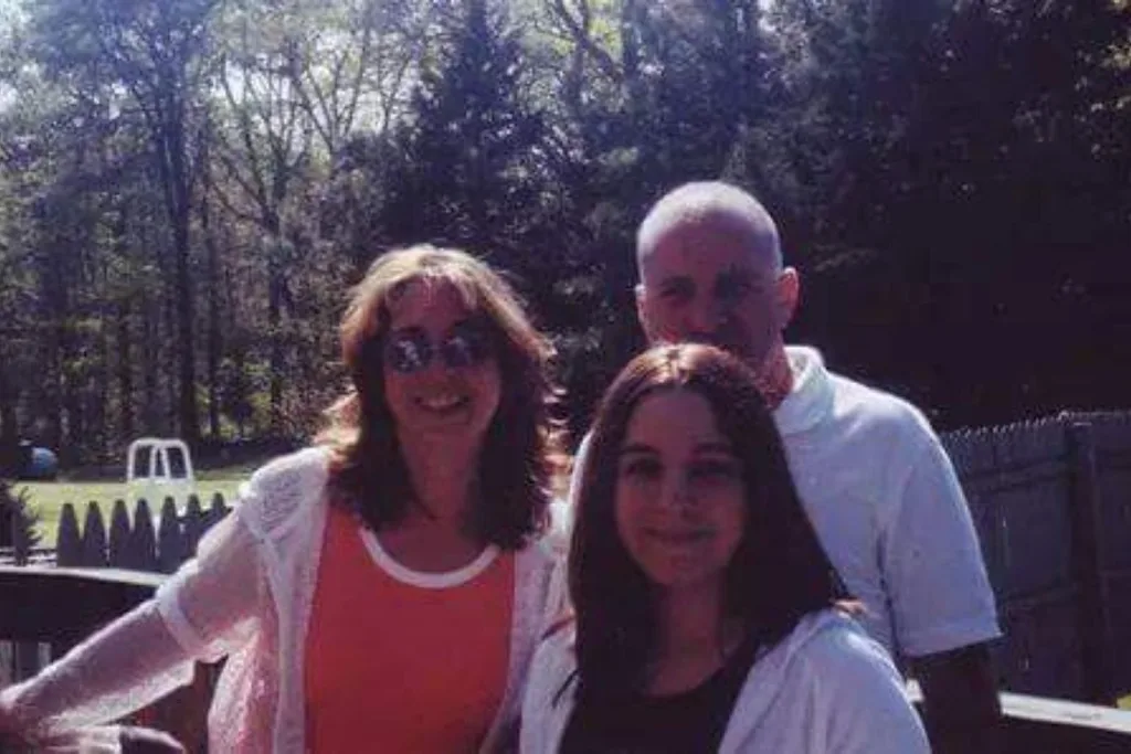 Carolyn with her dad and daughter