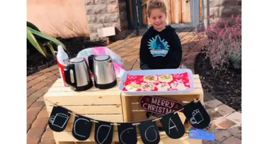 Generous 5-year-old girl runs cookie stall to pay for classmates’ lunches