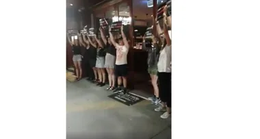 Vegan activists ruin people’s dinner as they storm steak restaurant
