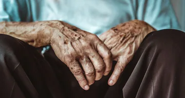 Elderly Queensland man exposed to coronavirus by son who breached quarantine