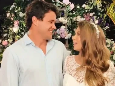 Bindi Irwin addresses public after getting married in coronavirus crisis