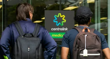 Cop’s kind gesture to Centrelink job seekers