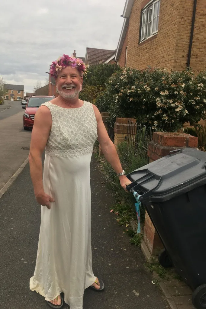 Blokes are also glamming up!