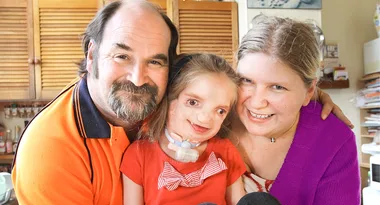The little girl who speaks in pictures