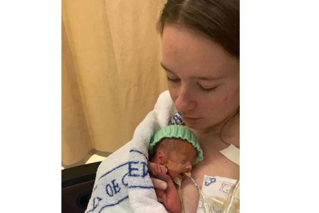 Briellen holding Banx