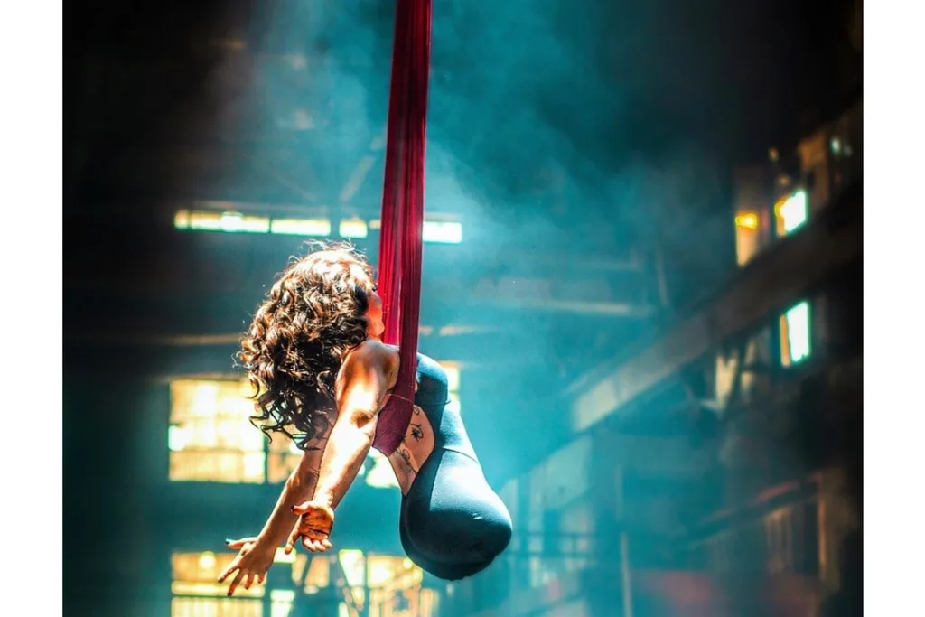 Jen Bricker performing