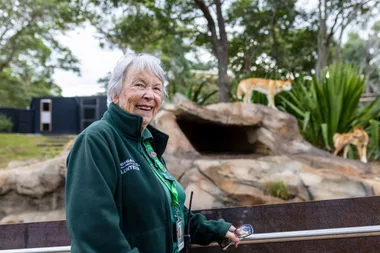 Volunteer helps Taronga Zoo tourists for 48 years