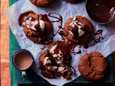 How to make Chocolate Cookies with Mocha Sauce