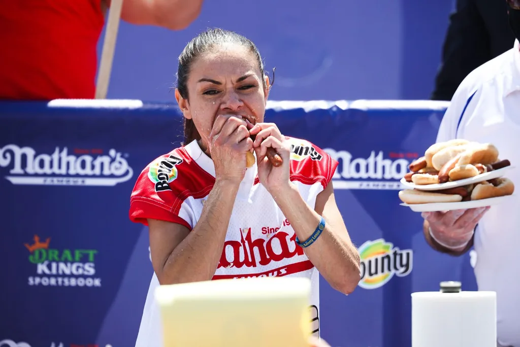 Michelle Lesco hotdogs