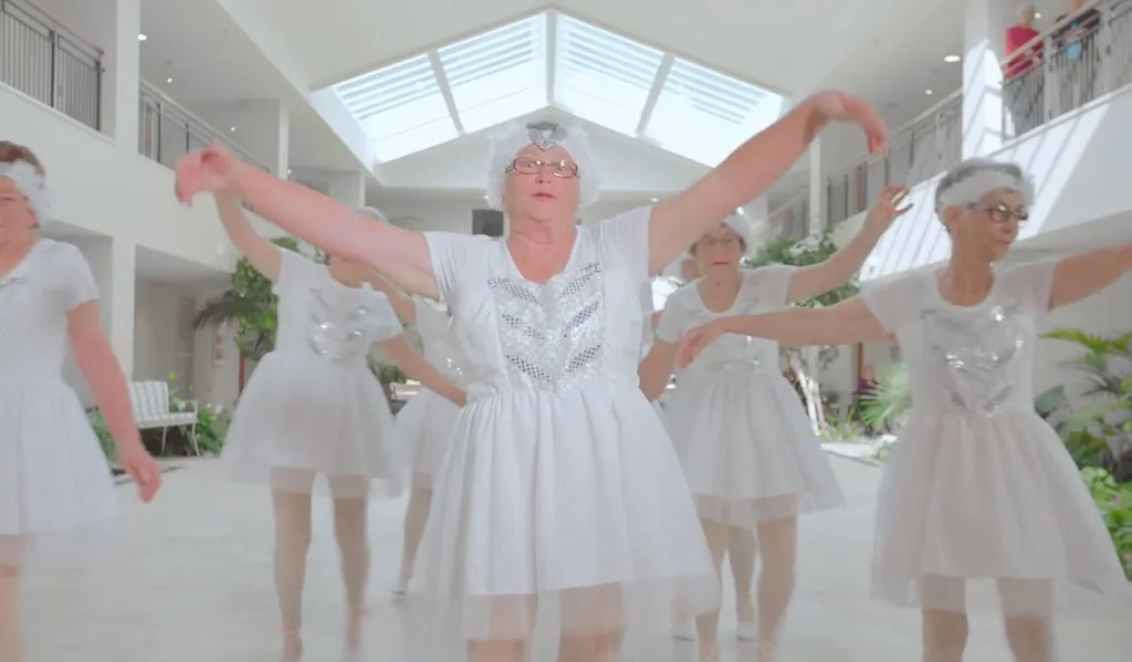 retirement home residents recreate Taylor Swift's shake it off