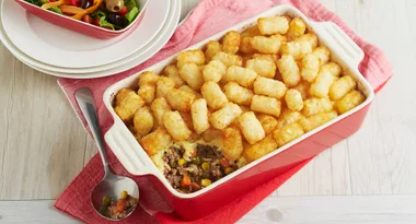 Cheesy mince & potato gem bake