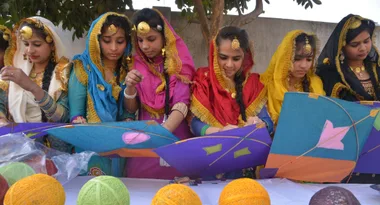 Glass-coated kite strings slice the throats of 2 toddlers when celebrations go awry