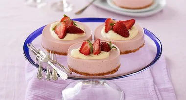 Mini Strawberry Cheesecakes