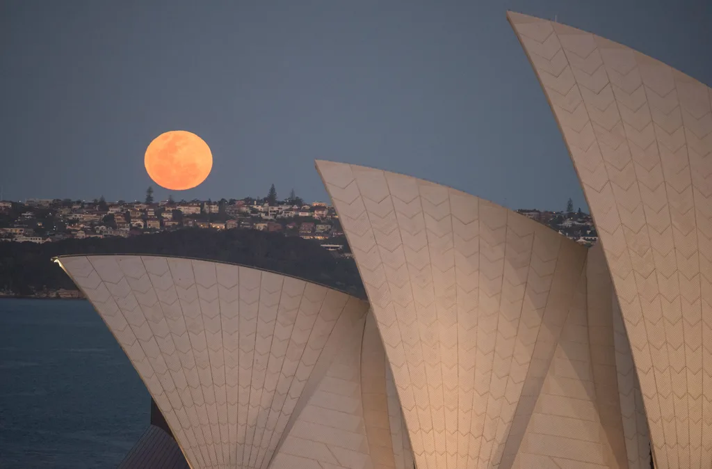 getty supermoon over sydney opera house