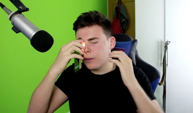 Astonishingly simple phone trick will turn you colourblind