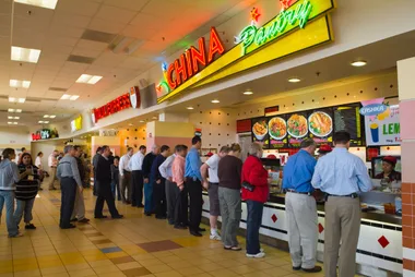Choose these foods to stay healthy while hitting the shops