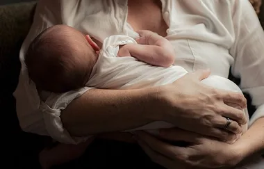 It’s sometimes ‘okay to drink while breastfeeding’ according to new study