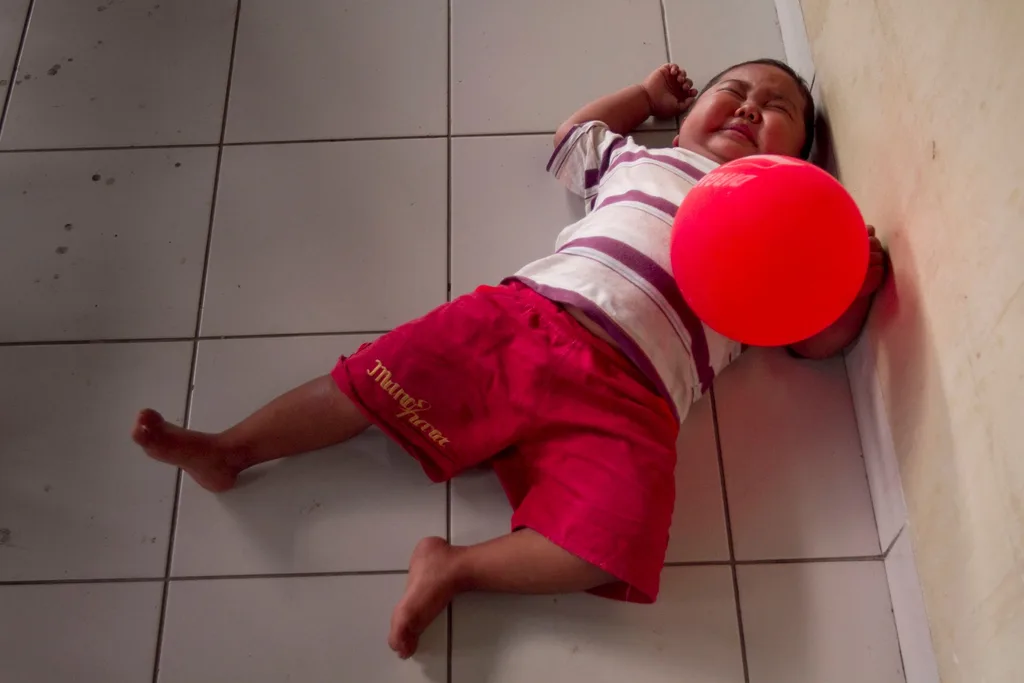 Tiny Aldi Rizal, who threw tantrums if he couldn't get 40 fags a day, has stubbed out his last cigarette. Child protection agencies in Indonesia arranged for the tot to undergo treatment to help become a normal child.