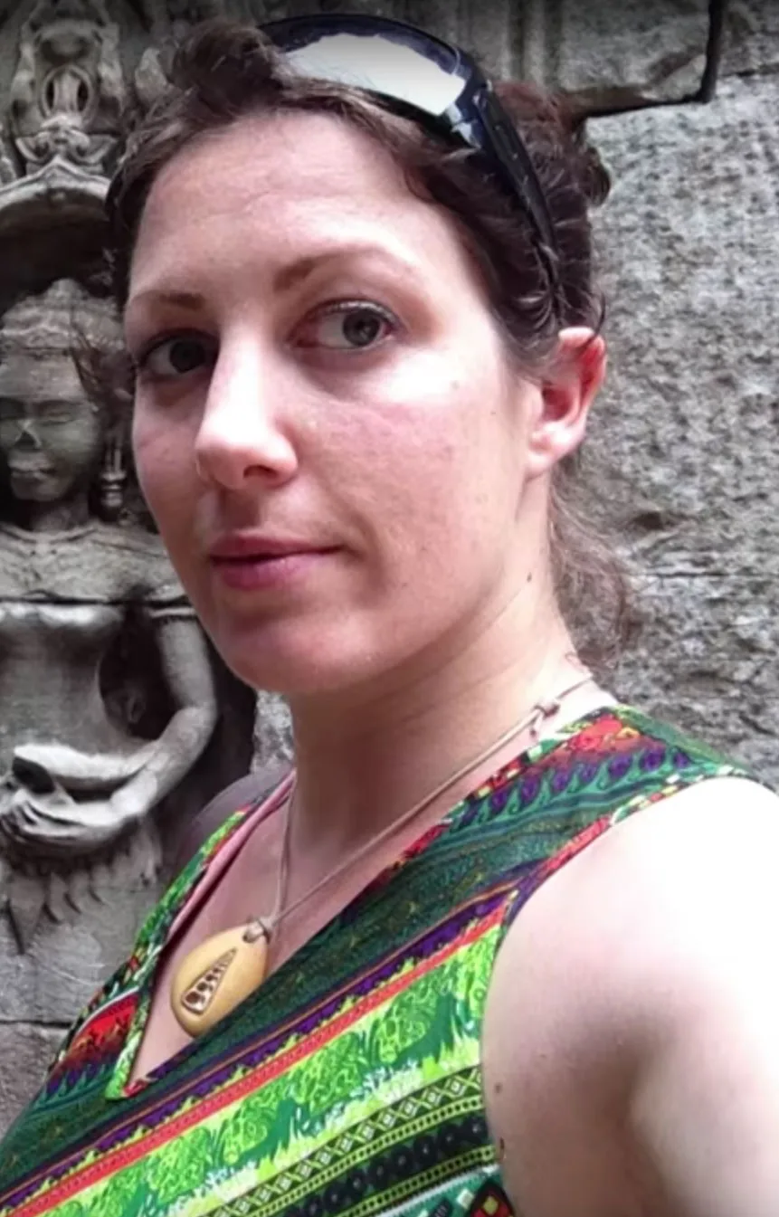 Every day for 18 months, Anna wore her engagement ring without even knowing it.