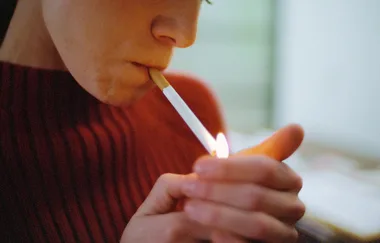 Woman so desperate to quit the smokes she’s chained herself to her bed