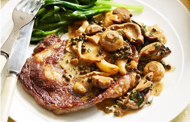 Steak with pepper mushrooms & spinach