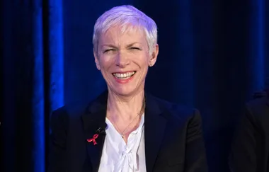 Annie Lennox caught in hilarious email error